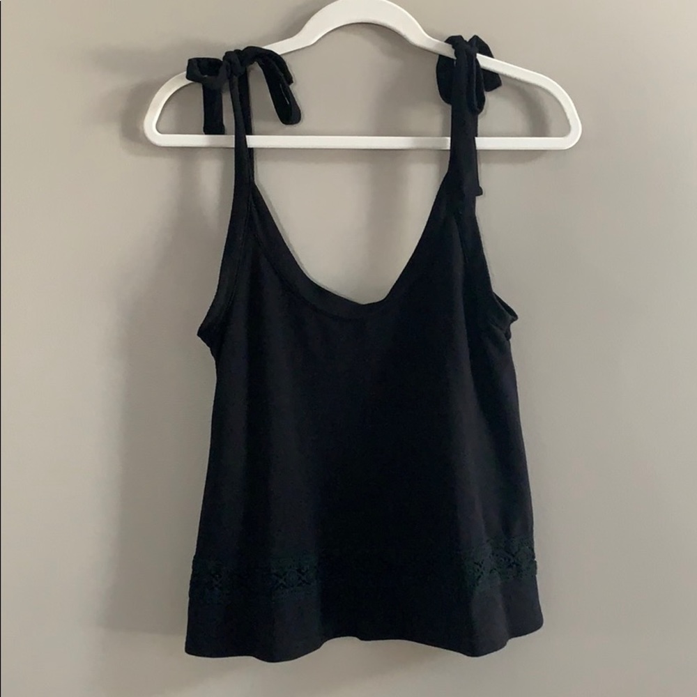 Hinge Tie Shoulder Cropped Top